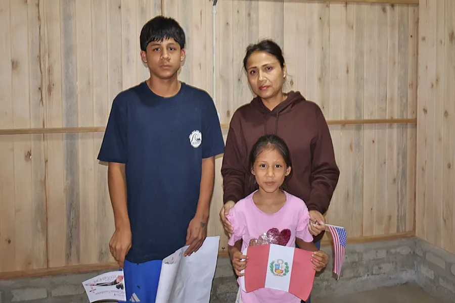 Tatiana, Fabian and Alisson in their home